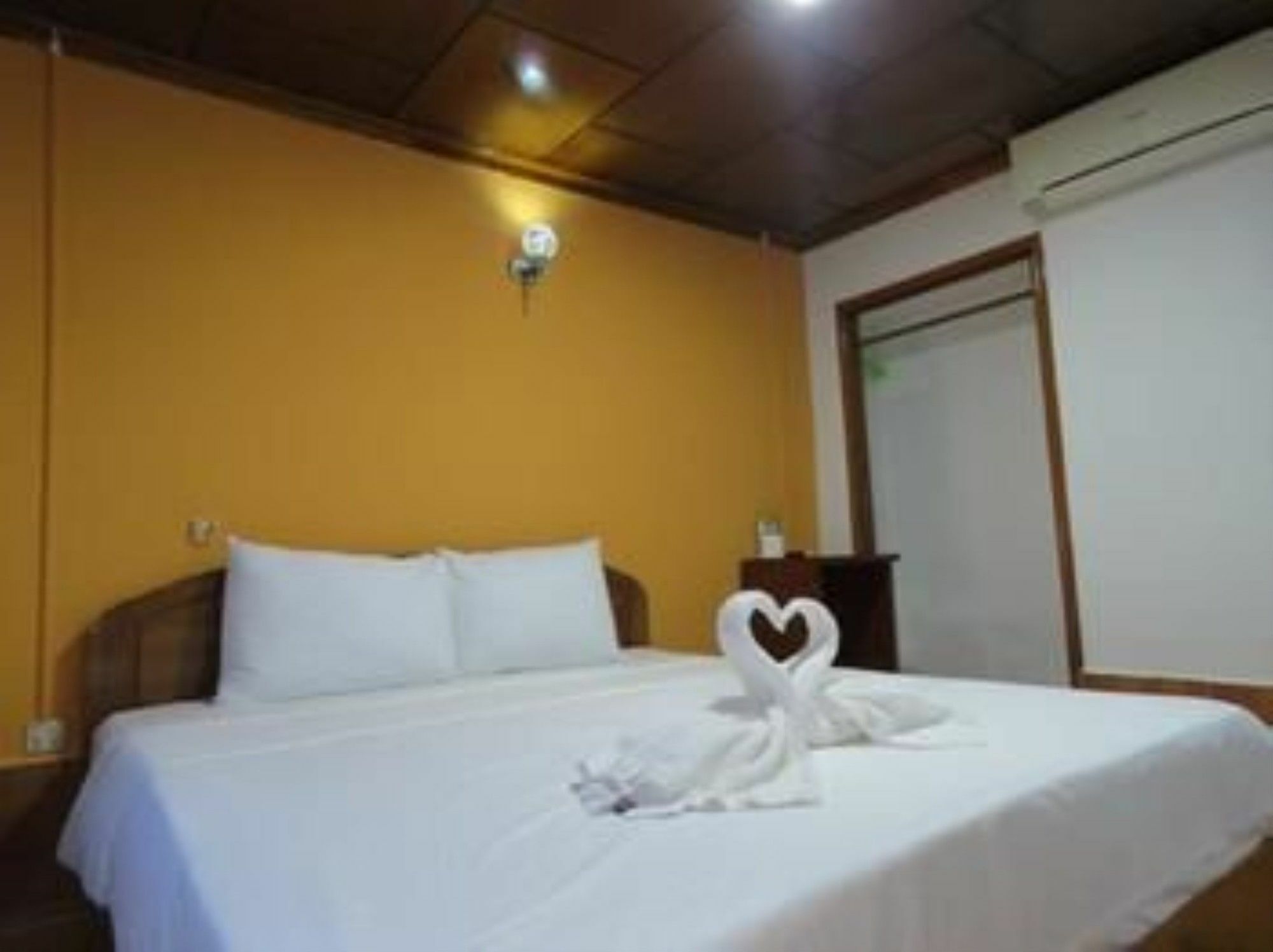 Hotel Two Easy Bungalow Sihanoukville Esterno foto